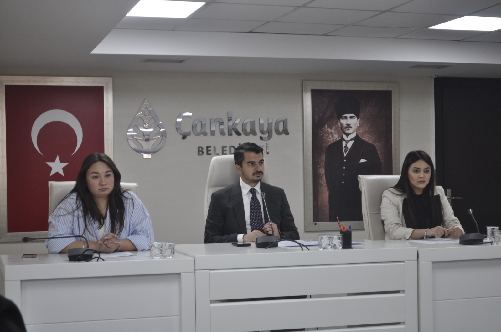 Çankaya Belediye Meclisi’nde Özel’e saldırı kınandı