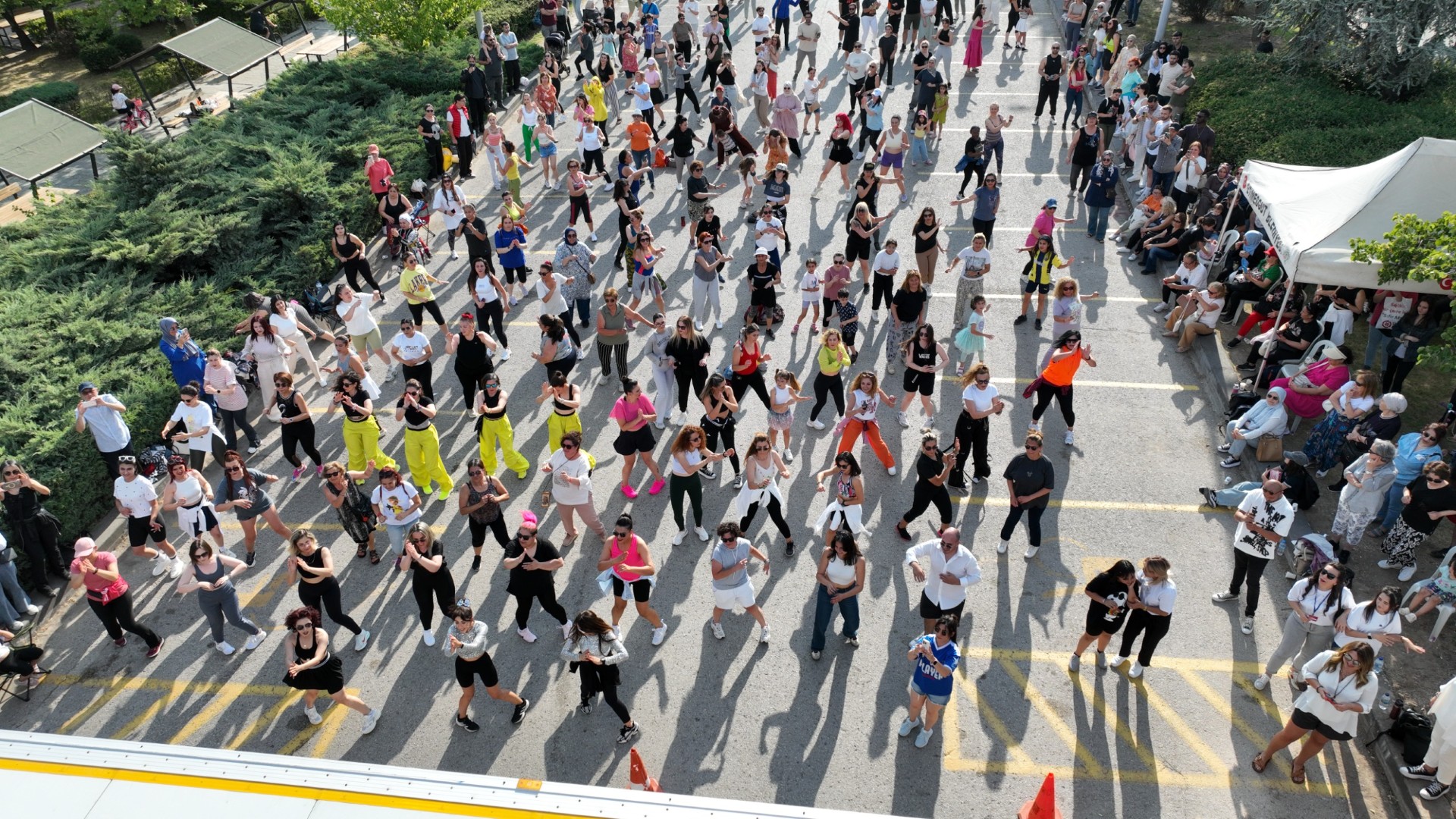 Etimesgut’ta Zumba Festivali büyüledi
