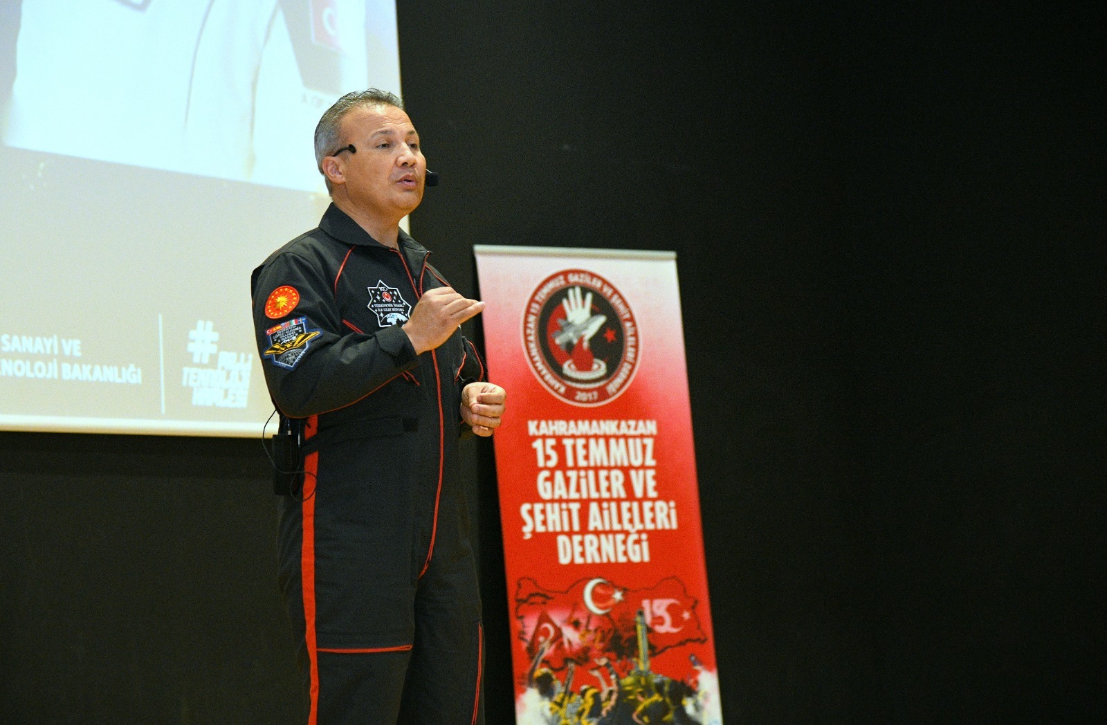 TÜRKİYE’NİN İLK ASTRONOTU ALPER GEZERAVCI KAHRAMANKAZAN’DA
