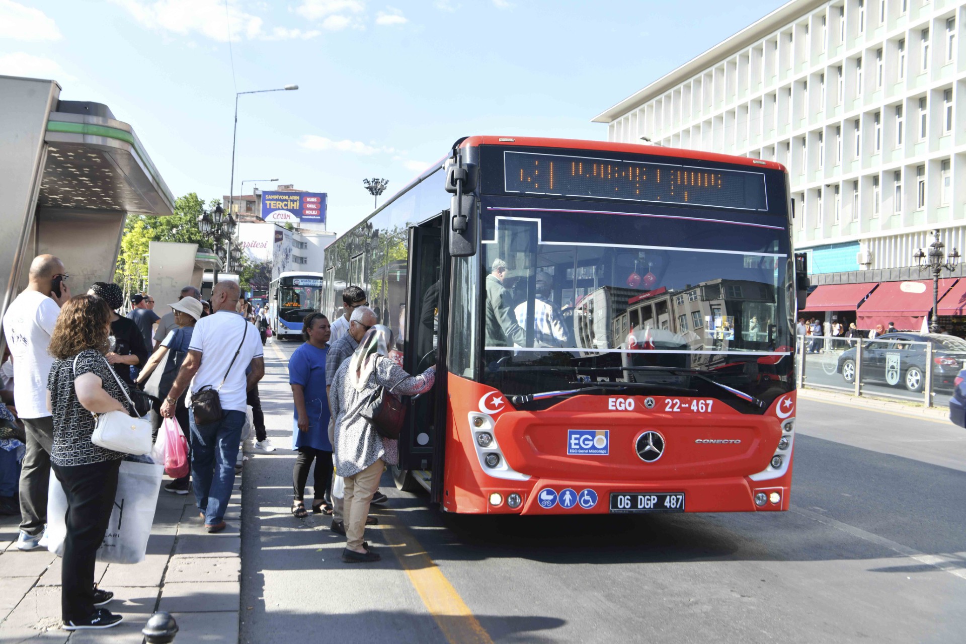 METRO–OTOBÜS HATLARINDA ÜCRETSİZ AKTARMA DÖNEMİ BAŞLIYOR