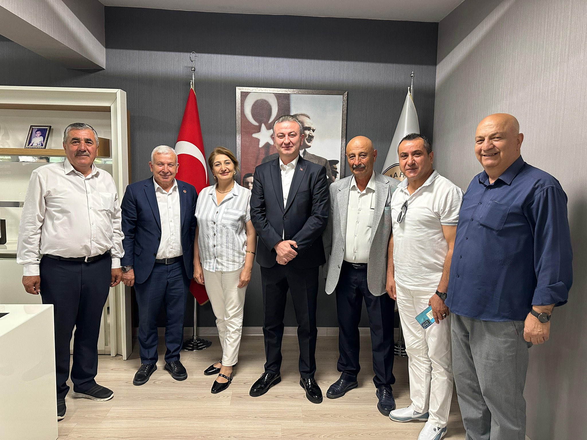 Yaşar Neslihanoğlu, Muhtarlarla Bir Araya Geldi