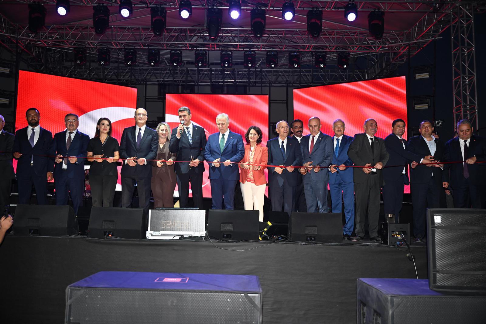 Türkiye’nin En Büyük Kaplıcasına Görkemli Açılış